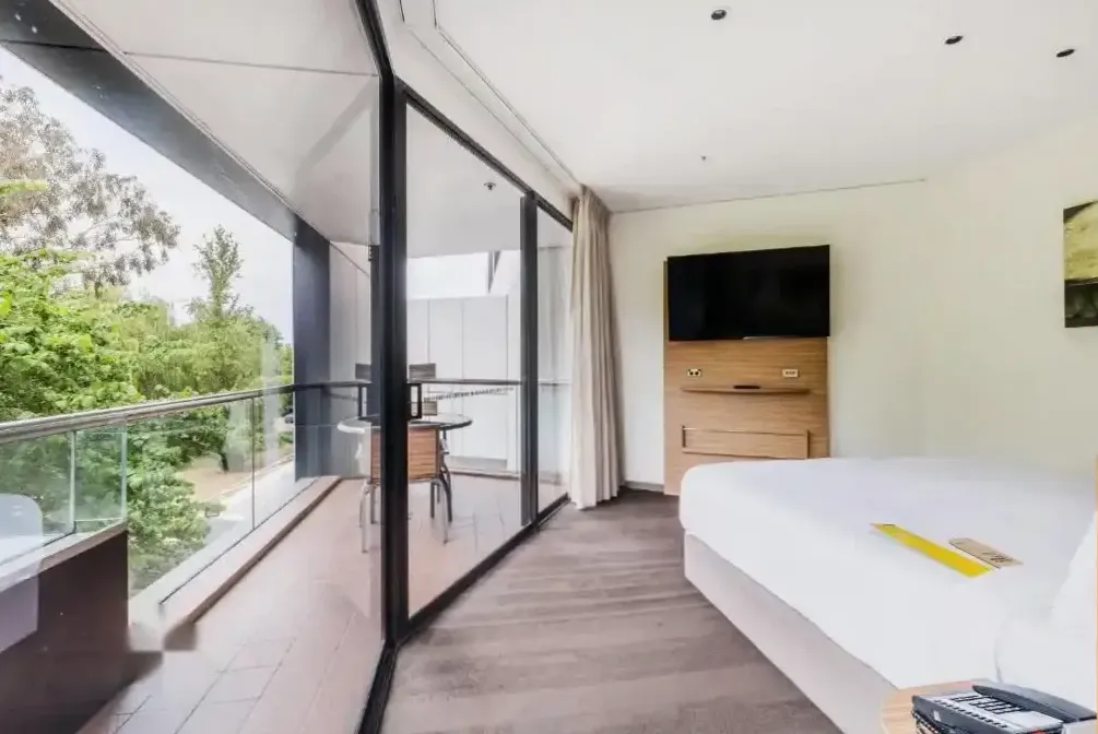 Penthouse bathroom detail